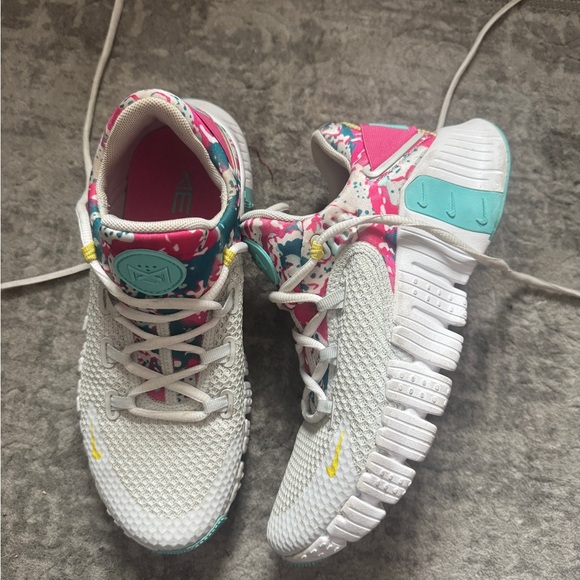 Nike Metcon Sneakers - Picture 1 of 3